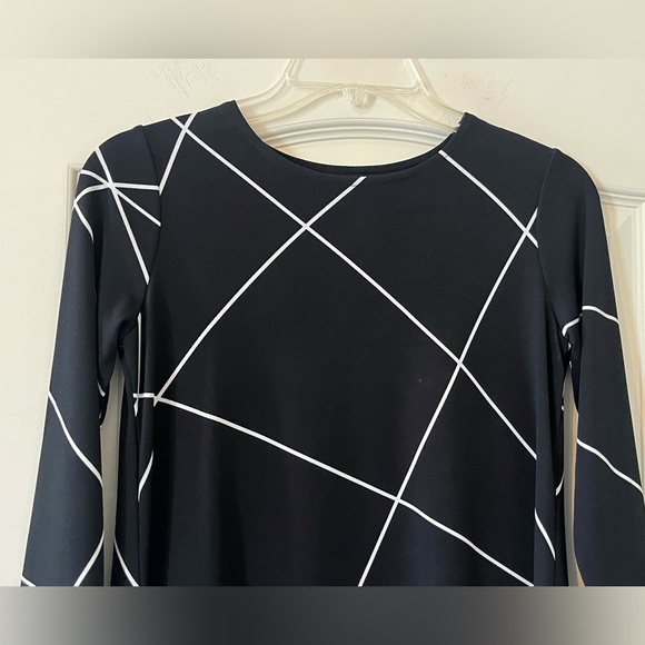 Alfani Black and White Graphic 3/4 Sleeve Tunic Style Petite Small - Picture 6 of 10